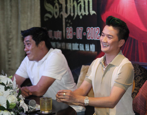 Mr Đàm và 500 con bướm cho Số phận, Ca nhạc - MTV, Dam Vinh Hung, Mr Dam, huong thao, thu minh, duong trieu vu, tran vi my, cam ly, liveshow, 15 nam ca hat, so phan, sao viet, ca sy viet, ngoi sao ca nhac, ca nhac