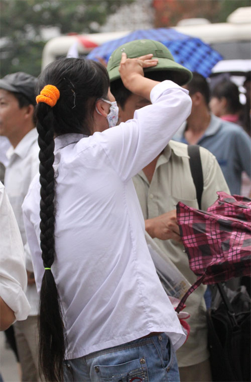 Có đi thi mới hiểu tấm lòng cha mẹ!, Bạn trẻ - Cuộc sống, tuyen sinh 2012, thi dai hoc 2012, thi khoi a, tinh mau tu, phu huynh doi con thi, dai hoc tu nhien, dai hoc nhan van, gioi tre, si tu, ban tre, bao