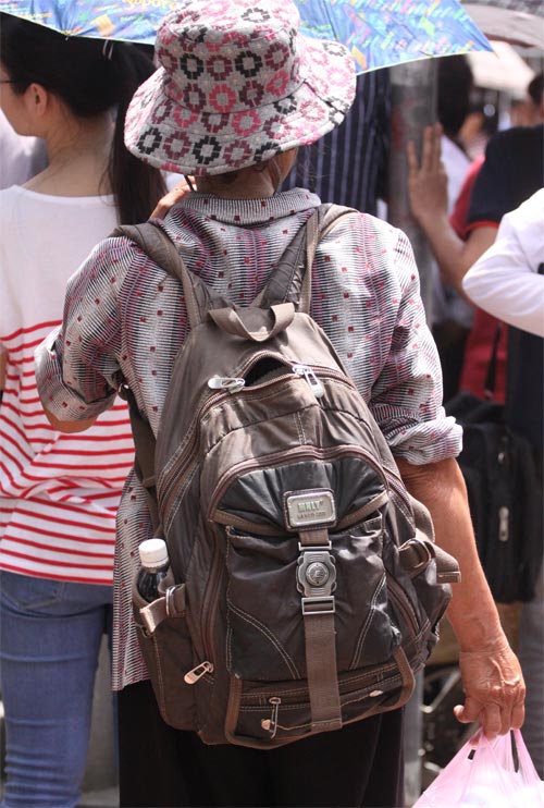 Có đi thi mới hiểu tấm lòng cha mẹ!, Bạn trẻ - Cuộc sống, tuyen sinh 2012, thi dai hoc 2012, thi khoi a, tinh mau tu, phu huynh doi con thi, dai hoc tu nhien, dai hoc nhan van, gioi tre, si tu, ban tre, bao