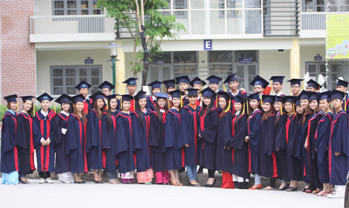 Khánh Chi rạng rỡ khoe bằng cử nhân, 8X + 9X, Bạn trẻ - Cuộc sống, khanh chi, hoa khoi khanh chi, hoa khoi dai hoc van hoa, ban tre, gioi tre, em gai cong vinh, le khanh chi, tot nghiep dai hoc, cu nhan dai hoc, bao