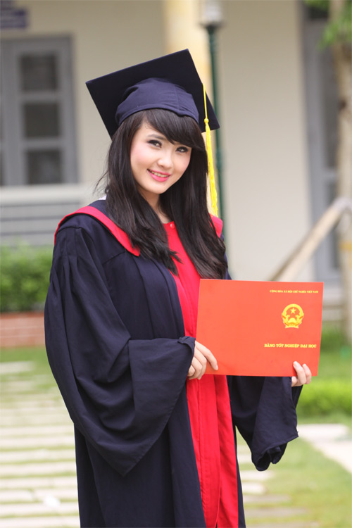 Khánh Chi rạng rỡ khoe bằng cử nhân, 8X + 9X, Bạn trẻ - Cuộc sống, khanh chi, hoa khoi khanh chi, hoa khoi dai hoc van hoa, ban tre, gioi tre, em gai cong vinh, le khanh chi, tot nghiep dai hoc, cu nhan dai hoc, bao