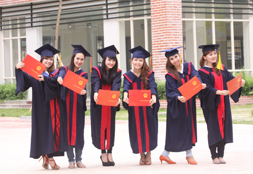 Khánh Chi rạng rỡ khoe bằng cử nhân, 8X + 9X, Bạn trẻ - Cuộc sống, khanh chi, hoa khoi khanh chi, hoa khoi dai hoc van hoa, ban tre, gioi tre, em gai cong vinh, le khanh chi, tot nghiep dai hoc, cu nhan dai hoc, bao
