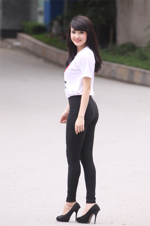 Khánh Chi rạng rỡ khoe bằng cử nhân, 8X + 9X, Bạn trẻ - Cuộc sống, khanh chi, hoa khoi khanh chi, hoa khoi dai hoc van hoa, ban tre, gioi tre, em gai cong vinh, le khanh chi, tot nghiep dai hoc, cu nhan dai hoc, bao