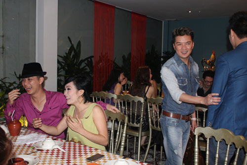 Mr. Đàm, Phương Thanh ngó lơ nhau, Ca nhạc - MTV, Dam Vinh Hung, Mr Dam, Phuong Thanh, oan gia, ngo hep, gap nhau lam ngo, ca si, tin tuc