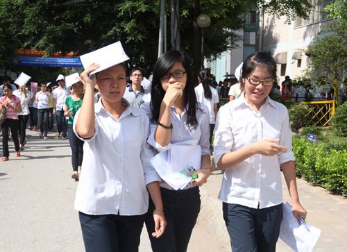 Đề Địa lý đề cập Hoàng Sa, Trường Sa, Giáo dục - du học, de thi, dap an, tuyen sinh 2012, thi sinh, truong dai hoc, bao