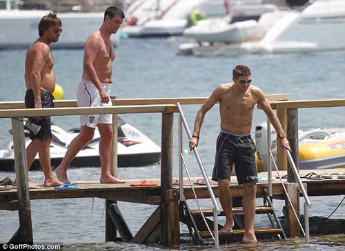 Sao Liverpool quậy tưng bừng ở Ibiza, Bóng đá, sao liverpool, gerrard, reina, liverpool, bong da, bong da 24h, ket qua bong da, bao bong da