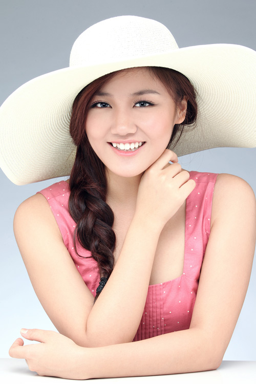 Mặc scandal, Mai Hương ung dung tung hit, Ca nhạc - MTV, Van Mai Huong, scandal, bai hat viet, ca khuc moi, nguyen duc cuong, neu nhu anh den, chuyen tinh nha tho, ca si, tin tuc