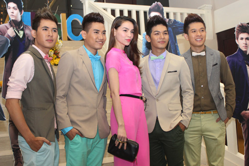 Hà Hồ đeo bông tai dài đến eo, Ca nhạc - MTV, Ho Ngoc Ha, Ha Ho, Huan luyen vien, HLV, The voice, giong hat viet, ca si, tin tuc
