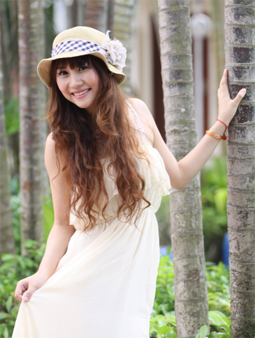 Thí sinh Facelook đọ sắc cùng Á hậu, 8X + 9X, Bạn trẻ - Cuộc sống, Facelook 2012, guong mat sinh vien 2012, hoa khoi sinh vien, a hau huong giang, phan huong giang, hoa hau trang suc, ban tre, gioi tre, bao