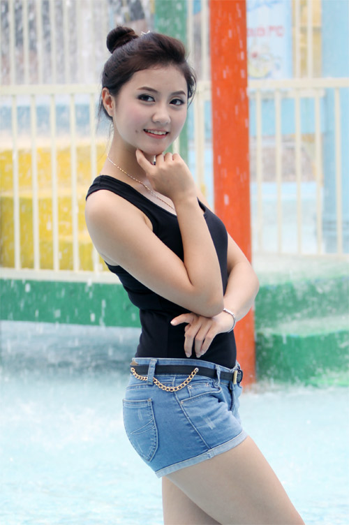 Vẻ đẹp trắng ngần của nữ sinh Thái Nguyên, Bạn trẻ - Cuộc sống, le thi thu trang, facelook 2012, nu xinh xu che, hoa khoi facelook, guong mat sinh vien 2012, ban tre, gioi tre, bao