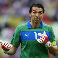 HOT: Buffon mặc áo số 10