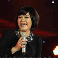 Xuân Nghi hát Listen "hạ gục" 4 HLV