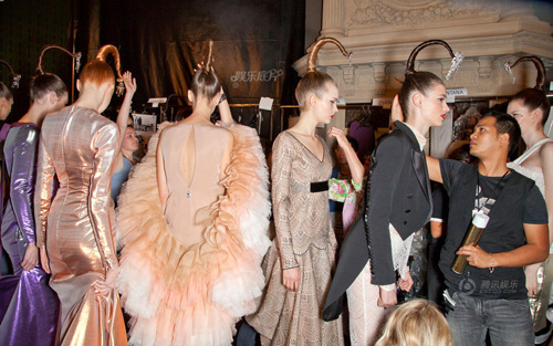 Tóc kì thú của sàn catwalk cao cấp, Tóc - Mũ - Nón, Thời trang, toc doc dao, thoi trang toc, kieu toc doc dao, thoi trang paris, xu huong thoi trang toc