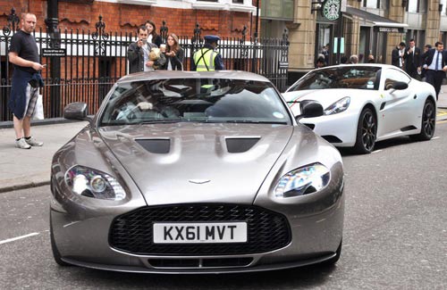 Aston Martin V12 Zagato xuất hiện London - 8