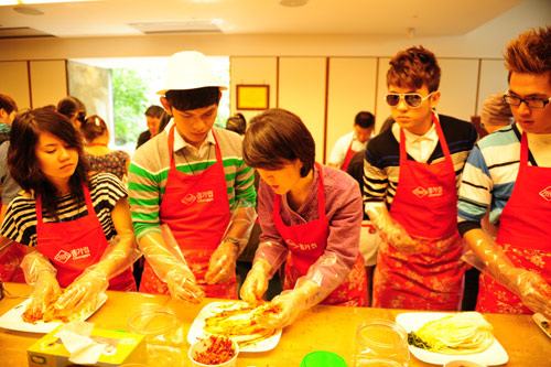 V.Music gặp gỡ diễn viên “Hoàng cung 2”, Ca nhạc - MTV, Vmusic, Han Quoc, Hoang cung, dien vien, ca si, tham quan, du lich, tin tuc