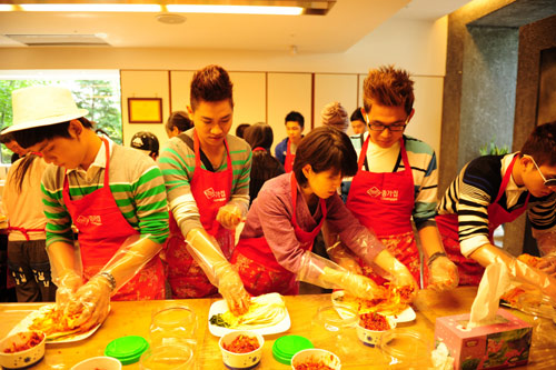 V.Music gặp gỡ diễn viên “Hoàng cung 2”, Ca nhạc - MTV, Vmusic, Han Quoc, Hoang cung, dien vien, ca si, tham quan, du lich, tin tuc