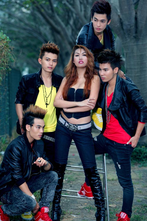 Phi Thanh Vân sexy bên trai trẻ, Ca nhạc - MTV, Phi thanh van, Da nau, Nu hoang dao keo, B O T, nhom nhac nam, ca si, dien vien