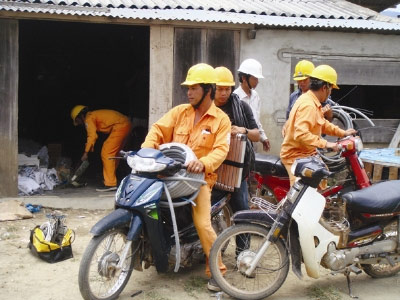 Không để EVN tăng giá tùy tiện, Tin tức trong ngày, tang gia dien, evn, luong nhan vien evn, mat dien, nang nong, ha noi nang nong, mat dien dot xuat, mat dien, qua tai dien, thieu dien, duong day qua tai, vi sao mat dien, bao, tin nhanh, tin hot, tin tuc