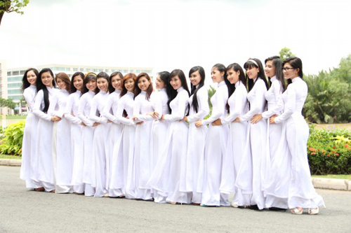 Nữ sinh duyên dáng với áo dài - 18