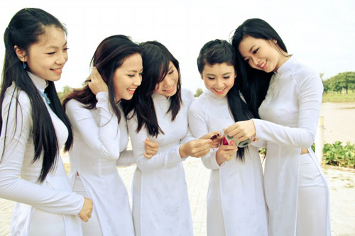 Nữ sinh duyên dáng với áo dài - 15