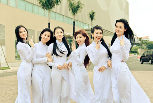 Nữ sinh duyên dáng với áo dài - 16
