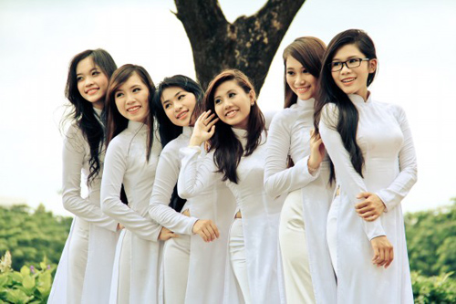 Nữ sinh duyên dáng với áo dài - 11