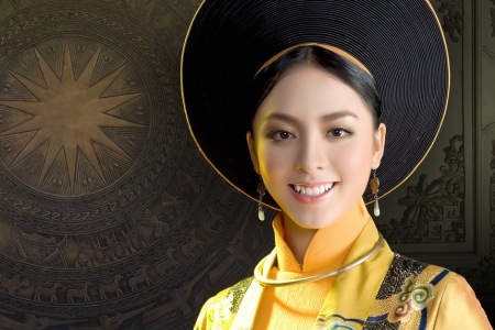 Hoàng My lọt top 3 bình chọn qua mạng, Người mẫu nữ, Thời trang, hoang my,thoi trang, tin thoi trang, thoi trang bon mua, hoa hau the gioi 2012, hoa hau the gioi,hoa hậu thế giới 2012, hoàng my