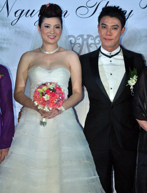Thanh Thảo chúc Thúy Vinh mẹ tròn con vuông, Sao ngoại-sao nội, Ca nhạc - MTV, Thanh Thao, Thuy Vinh, dam cuoi, co thai, me tron con vuong, scandal, ca si, tin tuc