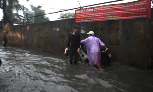 Mưa lớn, Hà Nội lại ngập nặng, Tin tức trong ngày, mua, ngap nang, ha noi lut, duong ngap, ngap lut, mua lon, diem den ngap ung, thoat nuoc, tin tuc, tin nhanh