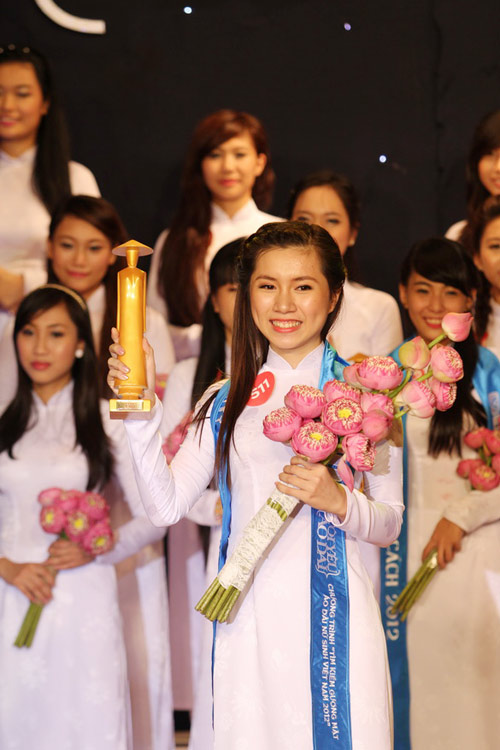 Vũ Ngọc Lam Phương đăng quang Miss Áo dài, 8X + 9X, Bạn trẻ - Cuộc sống, vu ngoc lam phuong, miss ao dai, dao dai nu sinh viet nam, tim kiem guong mat ao dai nu sinh, hoa khoi, ban tre, gioi tre, thieu nu, ao dai truyen thong, 8x-9x, gioi tre ngay nay, bao