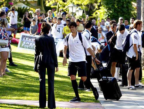 Tới Mỹ, dàn sao Real kí “mỏi tay”, Tin bên lề bóng đá, Bóng đá, real toi my, real du dau my, real toi los angeles, thay tro mourinho, ronaldo, kaka, ken ken trang, bongda, bong da 24h, ket qua bong da, bao bong da