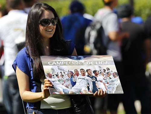 Tới Mỹ, dàn sao Real kí “mỏi tay”, Tin bên lề bóng đá, Bóng đá, real toi my, real du dau my, real toi los angeles, thay tro mourinho, ronaldo, kaka, ken ken trang, bongda, bong da 24h, ket qua bong da, bao bong da