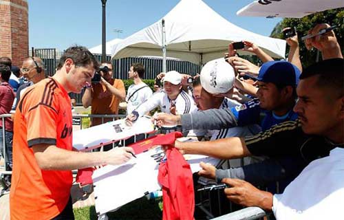 Tới Mỹ, dàn sao Real kí “mỏi tay”, Tin bên lề bóng đá, Bóng đá, real toi my, real du dau my, real toi los angeles, thay tro mourinho, ronaldo, kaka, ken ken trang, bongda, bong da 24h, ket qua bong da, bao bong da