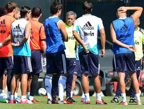 Tới Mỹ, dàn sao Real kí “mỏi tay”, Tin bên lề bóng đá, Bóng đá, real toi my, real du dau my, real toi los angeles, thay tro mourinho, ronaldo, kaka, ken ken trang, bongda, bong da 24h, ket qua bong da, bao bong da