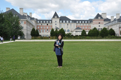 Gia đình Mỹ Linh du ngoạn châu Âu, Ca nhạc - MTV, My Linh, Anh Quan, Anna, Thu Hien, thuyet minh phim, Truong Huong Ly, ca si, Truong Anh Duy, Rome, Berlin, Paris, chau au, luu dien, tin tuc