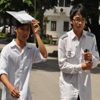 Nhầm lẫn lịch sử, tiến sĩ bật cười