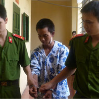 Di lý "sát thủ cuồng dâm" về phòng CSHS
