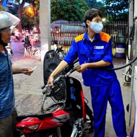 DN đầu mối: "Giá xăng chắc chắn sắp tăng"