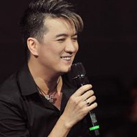 Bị phản ứng, Mr Đàm vẫn sang Mỹ diễn