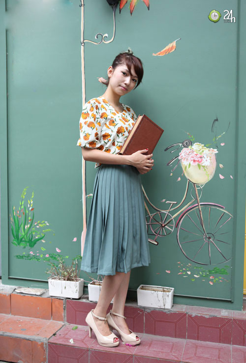 Chọn áo hoa vintage ngày cuối tuần - 1