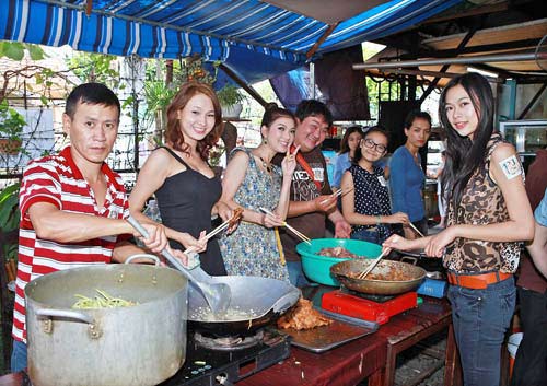 Trương Nam Thành nấu cơm từ thiện, Phim, truong nam thanh, a quan buoc nhay hoan vu, nau com tu thien, benh nhan benh vien 115