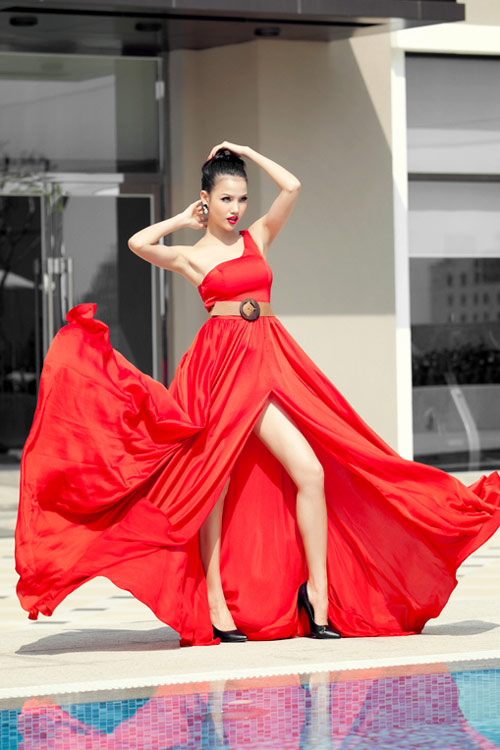 Vẻ gợi cảm khó cưỡng của BB Phạm, Phim, dustin nguyen, Angela Rockwood, bb pham, chia tay, ly hon, Amazing Race, cau hon, dinh hon, chung tinh, dao dien, phim
