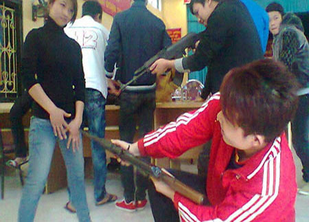 Những ảnh khó đỡ với chị em (8) - 9