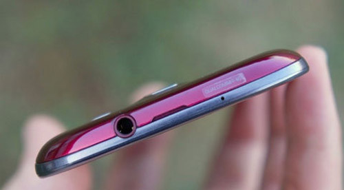 Cận cảnh Galaxy S III màu đỏ - 12