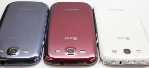 Cận cảnh Galaxy S III màu đỏ - 4