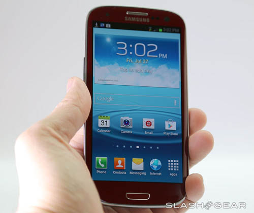 Cận cảnh Galaxy S III màu đỏ - 8