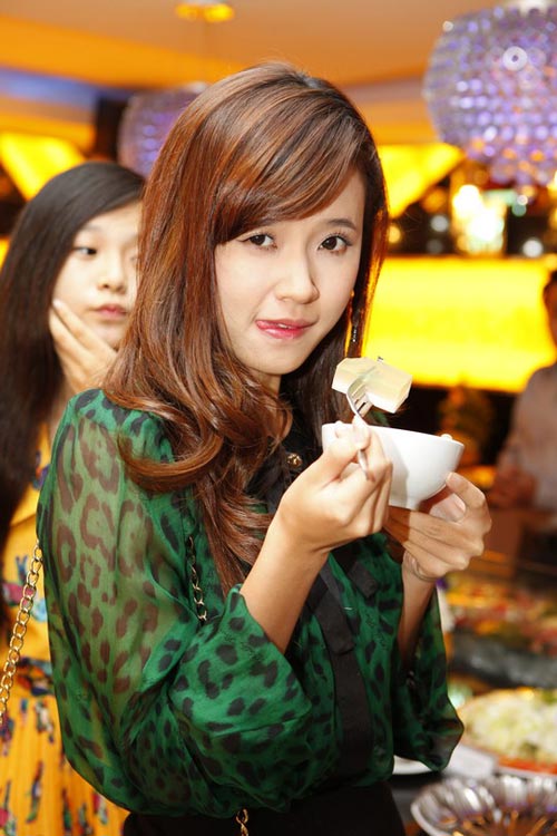 Tiêu Châu Như Quỳnh đắt sô sau The Voice, Sao ngoại-sao nội, Ca nhạc - MTV, tieu chau nhu quynh, bui caroon, the voice, dat so hon, bui anh tuan, bao anh, vong doi dau