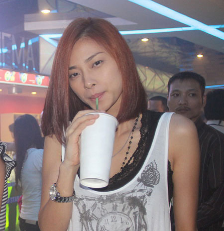Chộp hình người đẹp khi... ăn - 6