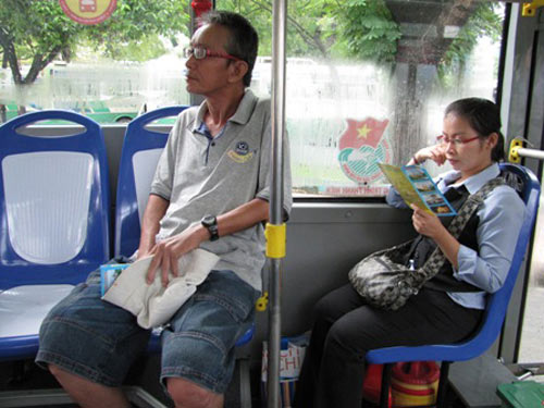 Xe buýt nhỏ thông minh chính thức hoạt động - 2