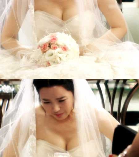 Cảnh khoe ngực lộ liễu của phim Hàn, Phim, khoe nguc trong phim, phim may queen, phim cuoi tuan, phim truyen hinh cuoi tuan, kim ji young, nu dien vien khoe nguc, song tinh haeundae, queen in hyuns man, pham chat quy ong, tin tuc
